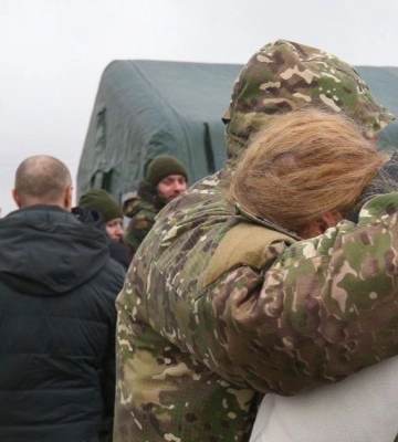 Великий обмін полоненими: Україна звільнила з російської неволі 130 захисників 