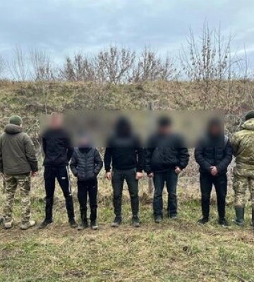 Две группы уклонистов, которые планировали форсировать Тису, задержаны на Закарпатье, - ГПСУ. ФОТО