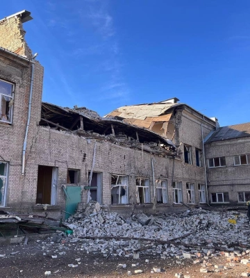 З’явилися фото наслідків нічного ракетного удару по Краматорську