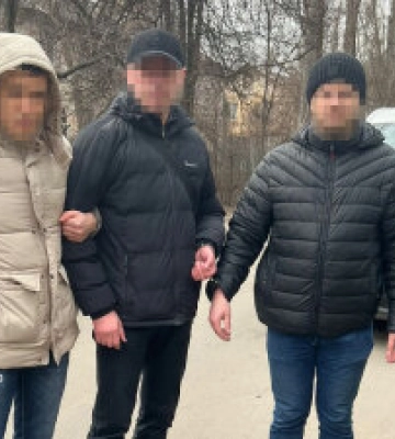 В Одесі викрили правоохоронців, які заробляли на торгівлі наркотиками — ДБР