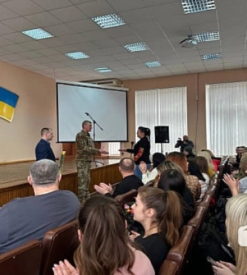 Криворізькі захисниці та волонтерки отримали нагороди