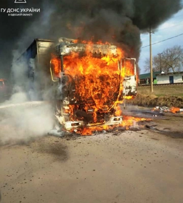 В Одесской области горел грузовой автомобиль