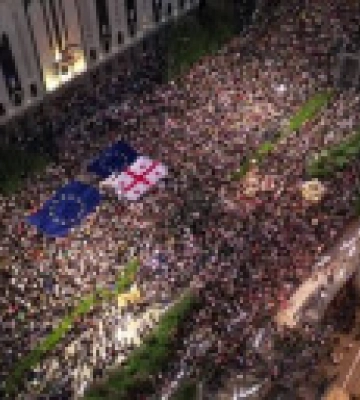 Протесты в Грузии: силовики отогнали митингующих от парламента