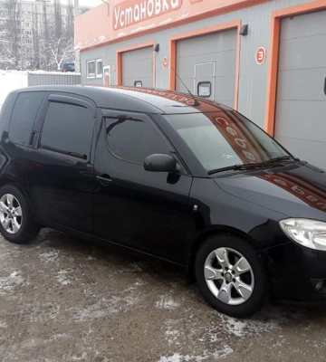 У Володимирі автомобіль збив електроопору