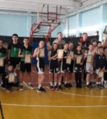 Команда з Ужгорода виграла чемпіонат Закарпаття з баскетболу