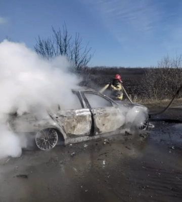 У Дніпропетровській області на ходу загорівся BMW (ФОТО)