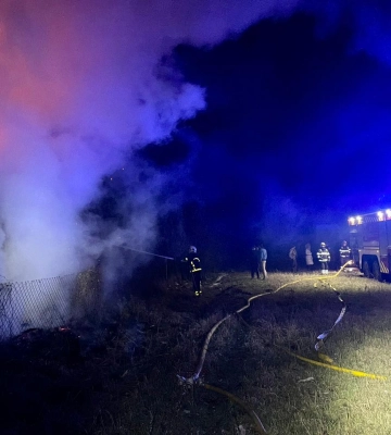 У Рівненському районі горіло побутове сміття