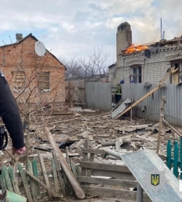 Ворог за добу обстріляв 10 населених пунктів на Донеччині: у поліції показали наслідки