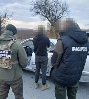 13 500 доларів за втечу з України: правоохоронці викрили схему незаконного перетину кордону