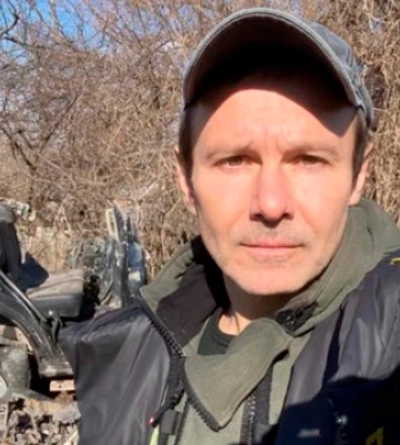 «Роби те, чого не можеш не робити». Святослав Вакарчук згадав мотивуючі слова батька та показав фото з Донецької області