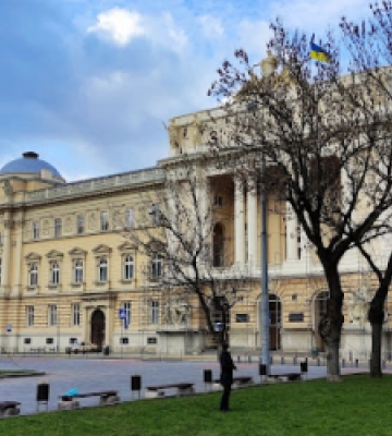 Університет Франка за 270 тис. грн акредитує чотири спеціальності