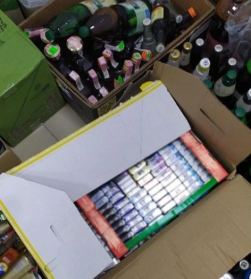 На Одещині жінка продавала нелегальний алкоголь та сигарети неповнолітнім