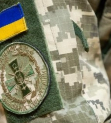 Намагалися вручити повістку: військові разом с поліцейськими жорстко скрутили чоловіка