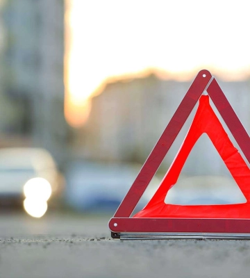 У Дніпрі на Січових Стрільців Mitsubishi збив жінку з дитиною: відео