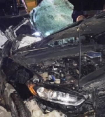 На Дубенщині авто врізалось в електроопору