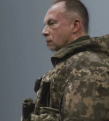 Уничтожим всех врагов: Сырский вручил награды защитникам Бахмута