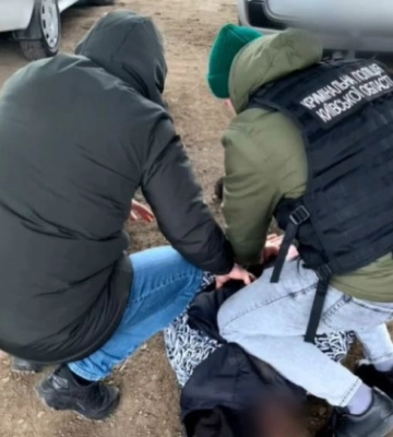 Запугал и требовал деньги за несуществующий долг: в Киевской области задержали злоумышленника