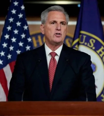 Зеленський запросив спікера Палати представників США відвідати Україну: він відмовився