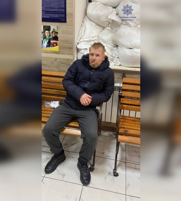 В Одессе жестко задержали мужчину во время вручения повестки – в полиции дали объяснение