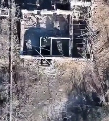 Українська &quot;пташка&quot; атакувала росіян у Водяному: відео з повітря