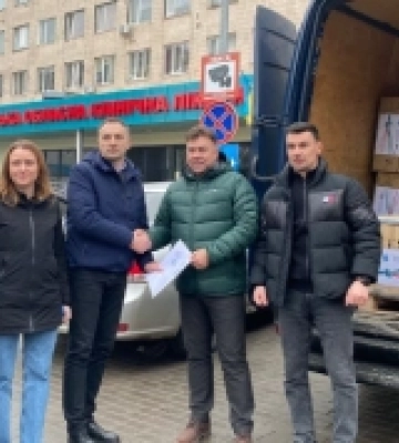Благодійники з Італії передали дороговартісне обладнання медзакладам Рівненщини
