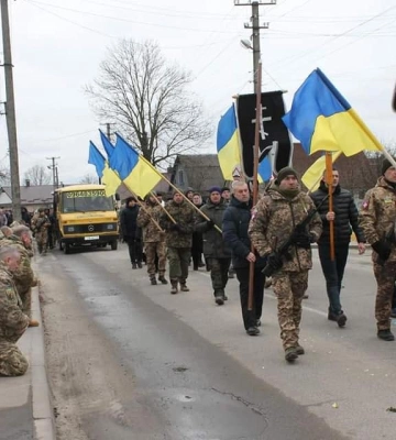 У Березному попрощалися зі сапером Романом Гурином, який загинув біля Нью-Йорку