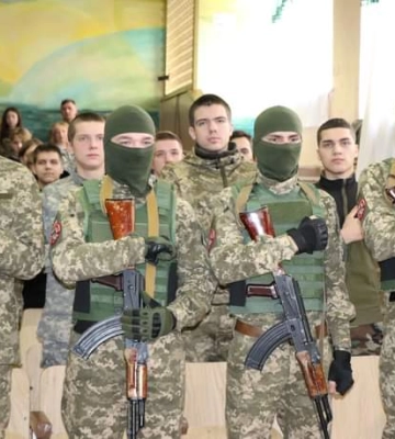 У місті рівненських атомників старшокласникам вручили військові документи
