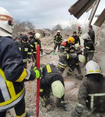 По Києву вдарили «Кинджалами», ЗАЕС знеструмлена, на Львівщині влучання в житлову зону — наслідки нічного удару по Україні
