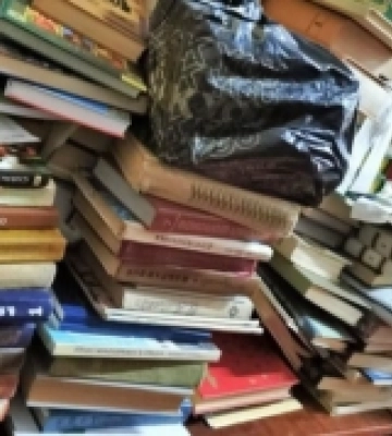 У юнацькій бібліотеці в Луцьку зібрали ще пів тонни книг на макулатуру