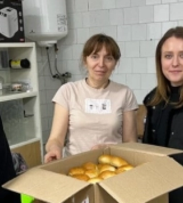 Переселенців, які мешкають у Дубні, пригощали домашніми пиріжками