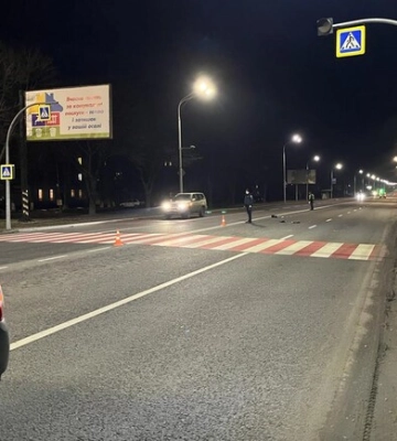 У Дніпропетровській області розшукують водія, який збив жінку і поїхав з місця ДТП