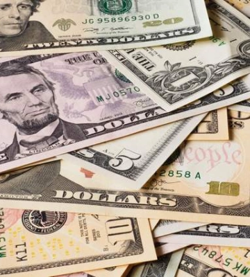 Долар слабшає після суттєвого злету: якими були ключові рівні для валюти за останні місяці