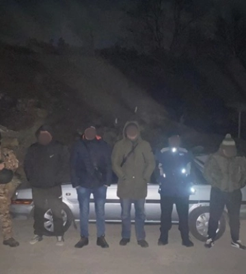 В Одесской области на границе задержали четверых уклонистов и перевозчика