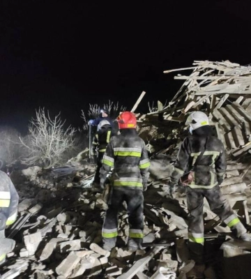 Рятувальники показали, як відбувалася ліквідація наслідків ракетного обстрілу на Львівщині, - ВІДЕО