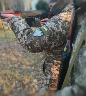«Міни залітають прямо в окопи»: бійці волинської бригади, які воюють у Бахмуті, просять про допомогу