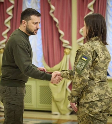 Прикордонниці з Сумщини, яка пройшла російський полон, вручили орден «За мужність»