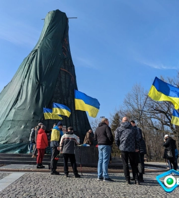 Попри обстріл у центрі Харкова відзначили День народження Шевченка 