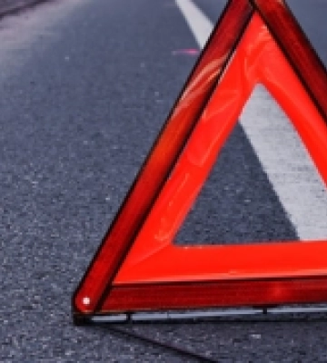 Біля Всеволодівки автомобіль злетів у кювет