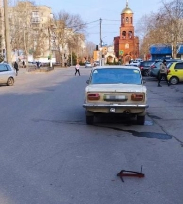 В центре Мелитополя автомобиль сбил 17-летнего подростка - пострадавший в больнице 