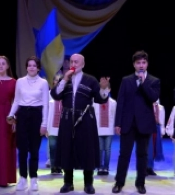 Грузин Роберт Натрошвілі в Ужгороді навчає молодь співу (ФОТО, ВІДЕО)