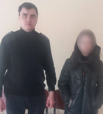 У Сумах поліцейські розшукали та повернули додому неповнолітню дівчину