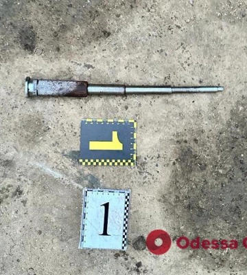 В Одессе разоблачили херсонца с чужим паспортом и холодным оружием