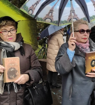 Пів сотні волинян долучилися до акції &quot;Прийди зі своїм Кобзарем&quot;