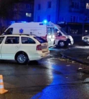 У Рівному не розминулися два легковики