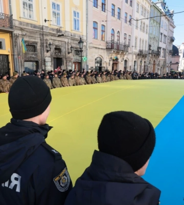 У центрі Львова урочисто виконали Гімн України, - ВІДЕО