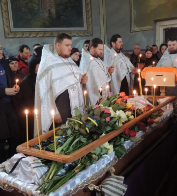 В останню дорогу провели двох воїнів із Березнівщини