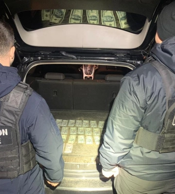 На Закарпатті затримали двох &quot;ділків&quot;, що переправляли &quot;ухилянта&quot; до Угорщини (ФОТО)