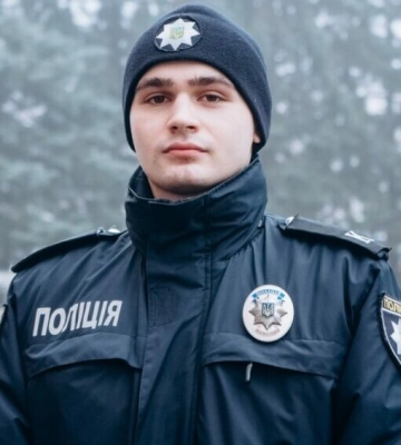 Погрожував перехожим вбивством: в Дніпрі курсант врятував дідуся від неадекватного чоловіка