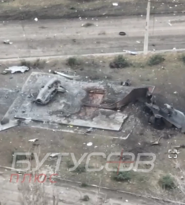 Символ міста. У Бахмуті підірвали літак-пам&#039;ятник — відео