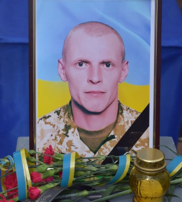 Шосткинці прощалися з героєм, який віддав життя за Україну